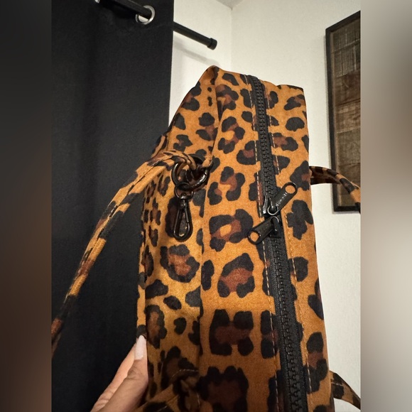 Baggu Leopard Bowler Bag - Picture 5 of 7